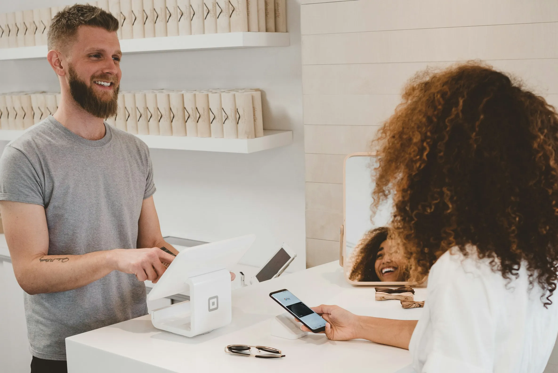 Shopify vs. Custom E-Commerce: Which is Right for You?